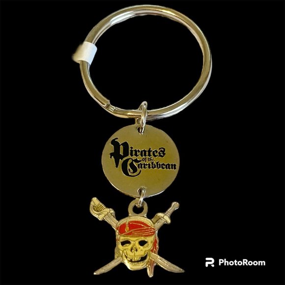 Vintage Disney Pirates of the Caribbean Keychain Keyring Skull Crossbones - Picture 2 of 9